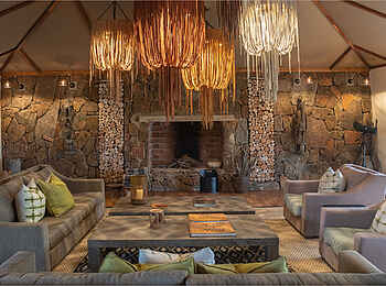 Sayari Camp: Am Kamin