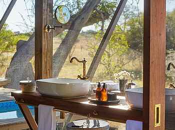Tuludi Camp: Waschbecken Tuludi Camp: Waschbecken