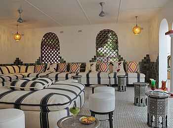 Victoria Falls Hotel: Pavillon am Pool