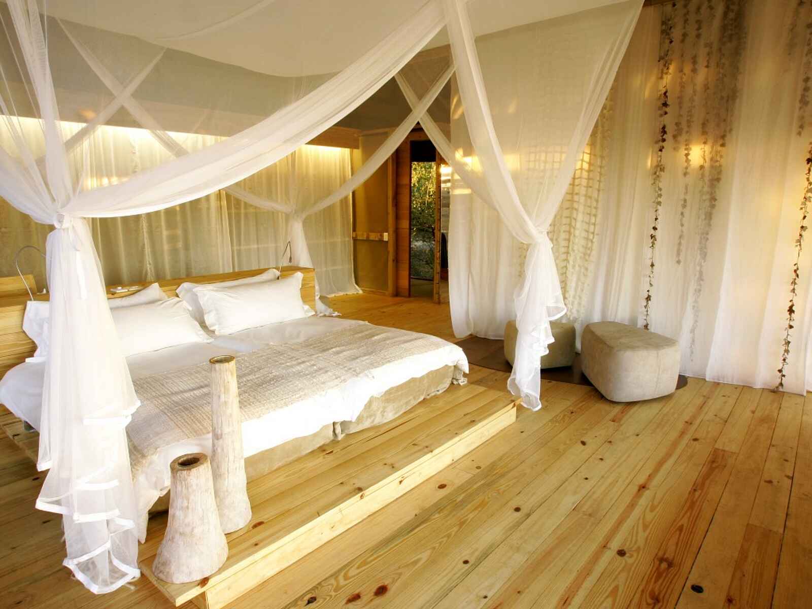 Vumbura Plains Camp: Himmelbett Vumbura Plains Camp: Himmelbett