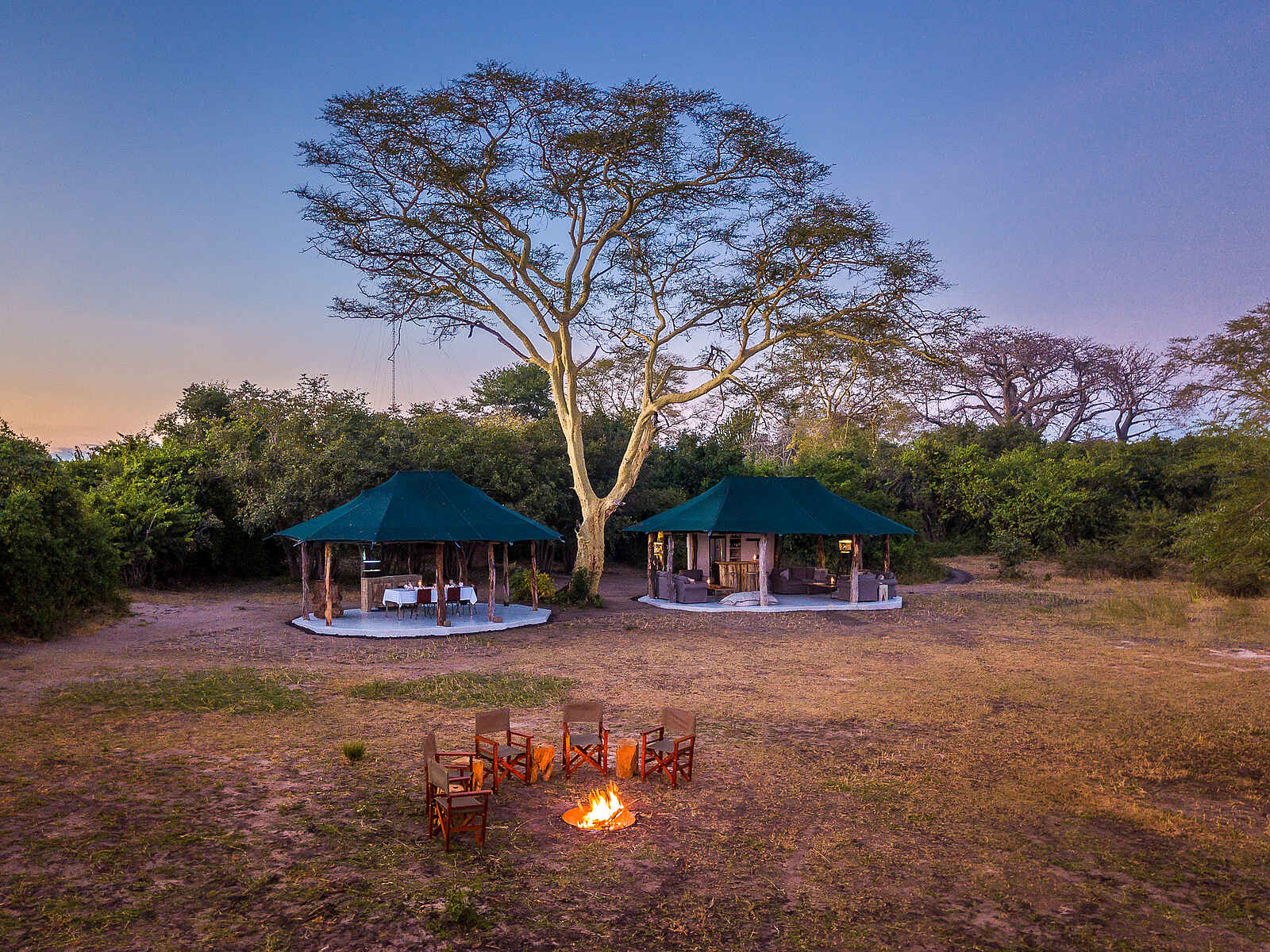 Kuthengo Camp: Hauptzelte Kuthengo Camp: Hauptzelte