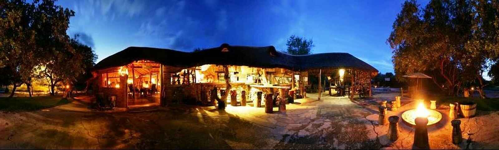 Roy's Restcamp: Das Camp von außen Roy's Restcamp: Das Camp von außen