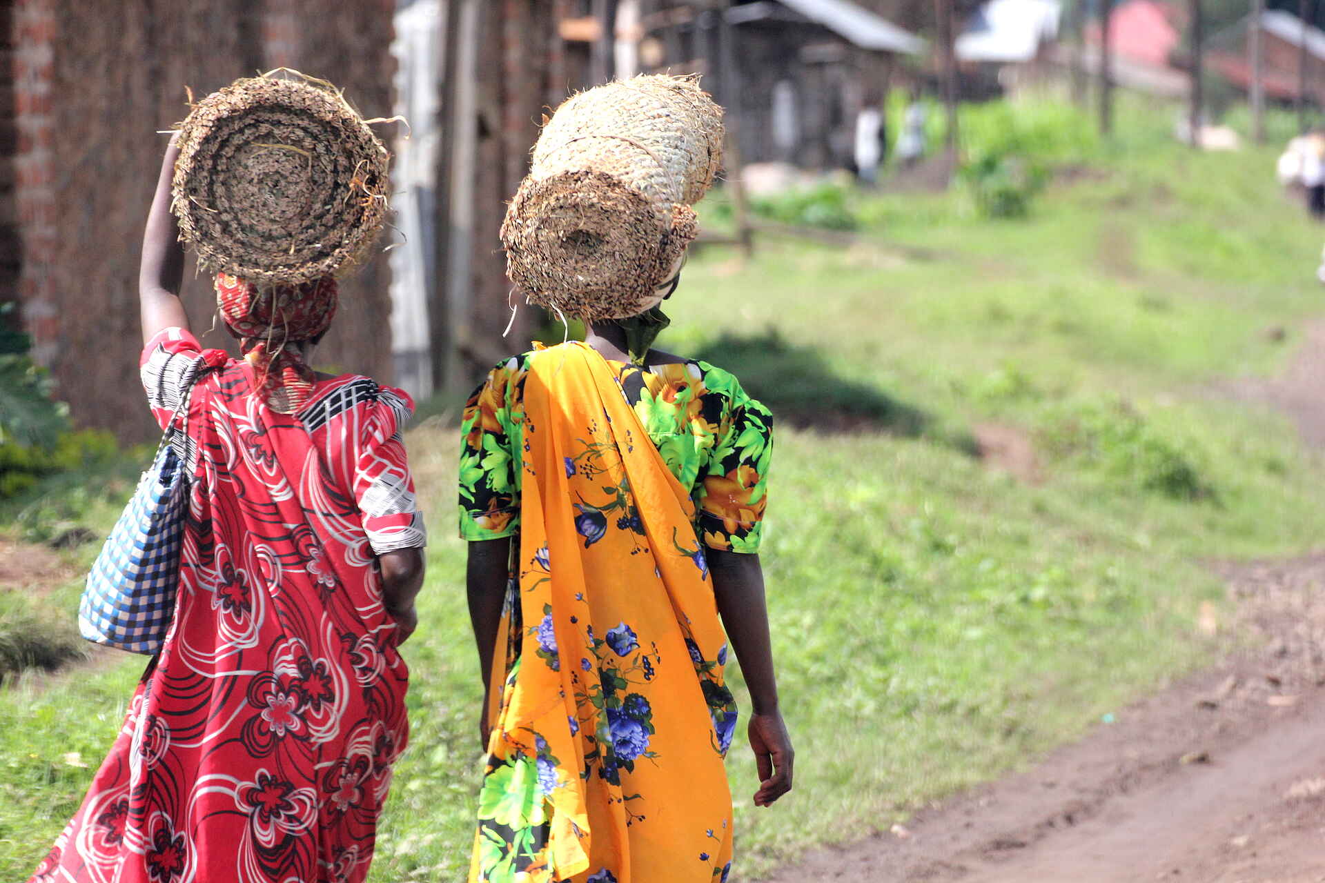 Bwindi Impenetrable Forest, Chameleon Hills Lodge, Gorilla tracking, Lake Mutanda, Folklore, Afrikarma, Afrikarma Safaris, Afrikarma Safaris - Wildnis. Hautnah., Afrikarma.de