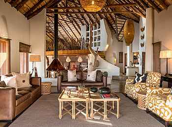 Impodimo Game Lodge: Blick in die Lounge Impodimo Game Lodge: Blick in die Lounge