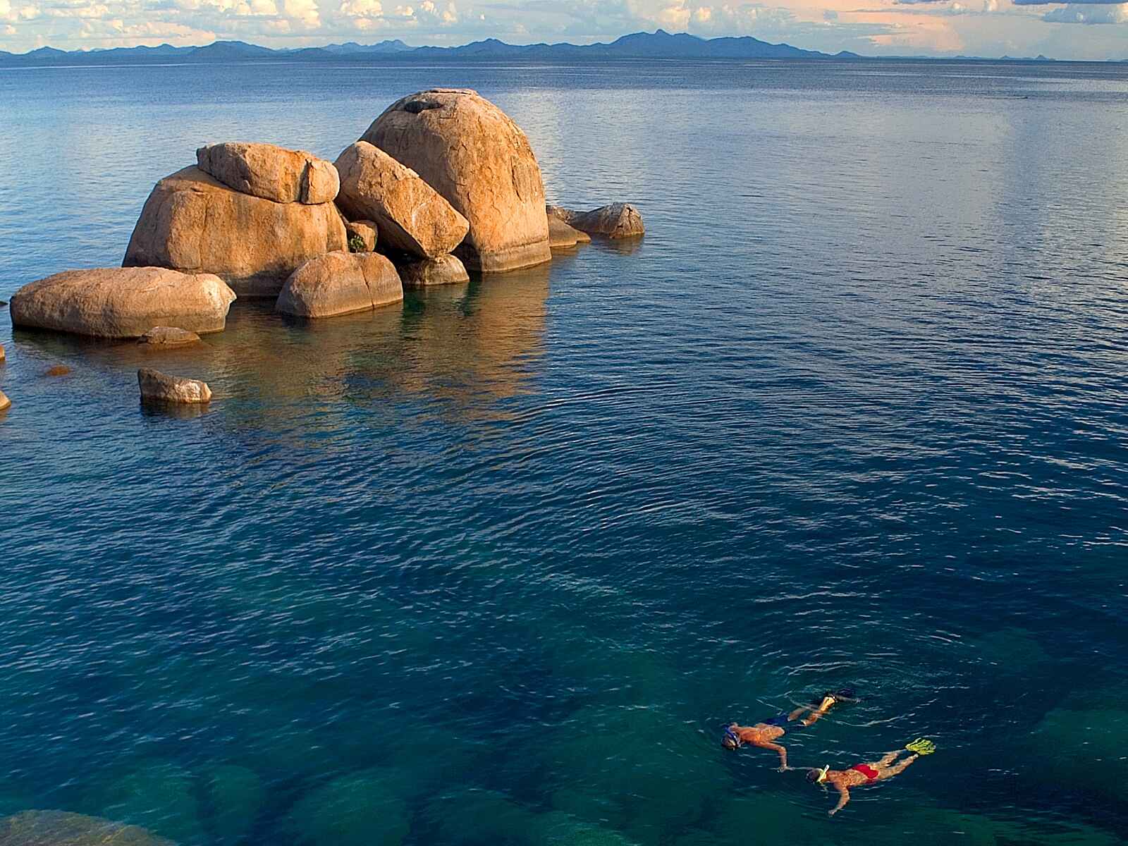 Mumbo Island Camp: Granitkopjes im Wasser Mumbo Island Camp: Granitkopjes im Wasser