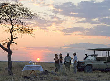 Onguma The Fort: Pirschfahrt in den Sonnenuntergang