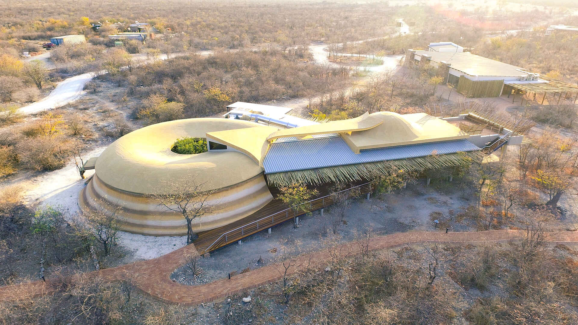 Afrikarma, Afrikarma Safaris, Afrikarma Safaris - Wildnis. Hautnah., Afrikarma.de, Anderssons At Ongava, Etosha National Park, Gesamtansicht, Luftbild