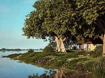 Chobe Savanna Lodge: Chalet Lage am Fluss