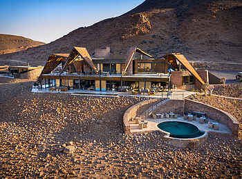 andBeyond Sossusvlei Desert Lodge: Blick auf den Zentralbereich andBeyond Sossusvlei Desert Lodge: Blick auf den Zentralbereich