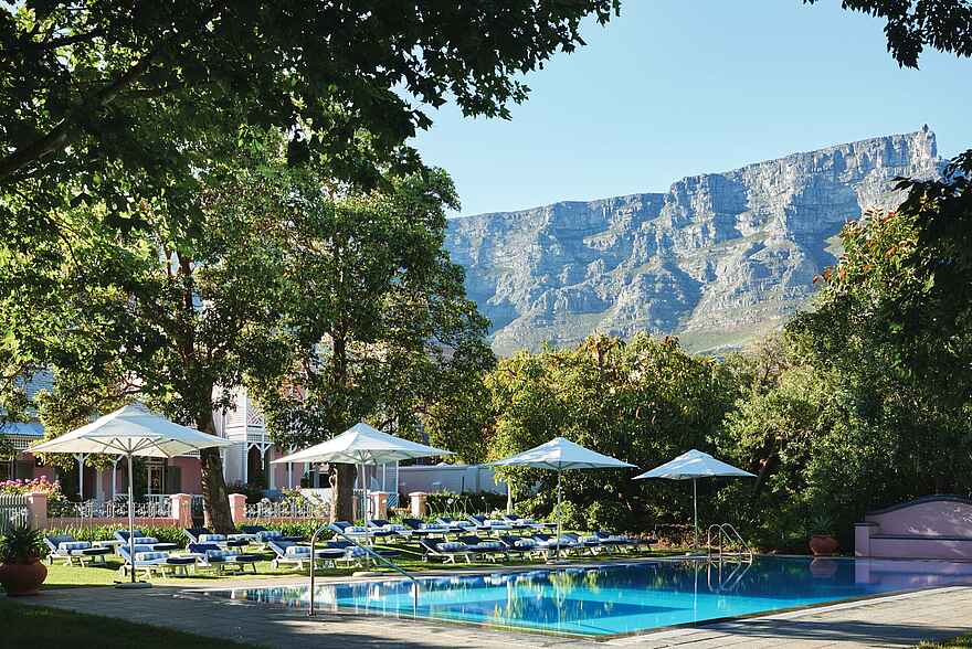 Belmond Mount Nelson Hotel: Pool mit Tafelberg Belmond Mount Nelson Hotel: Pool mit Tafelberg