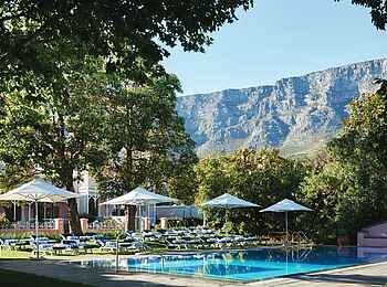 Belmond Mount Nelson Hotel: Pool mit Tafelberg