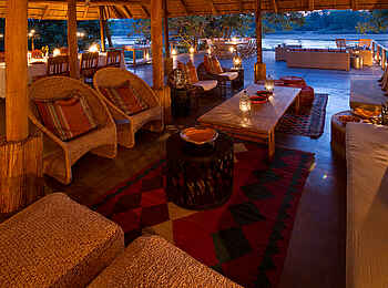 Kapamba Bushcamp: Blick aus der Lounge Kapamba Bushcamp: Blick aus der Lounge