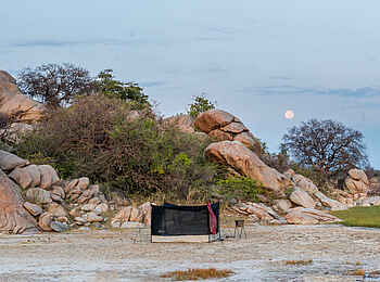 Kisima Ngeda Camp: Schlafen unter freiem Himmel im Flycamp Kisima Ngeda Camp: Schlafen unter freiem Himmel im Flycamp