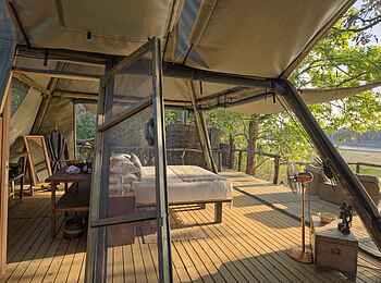 Shawa Luangwa Camp: Offen gestaltetes Zelt Shawa Luangwa Camp: Offen gestaltetes Zelt