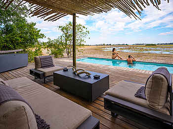 Tubu Tree Camp: Der Pool mit überdachter Lounge