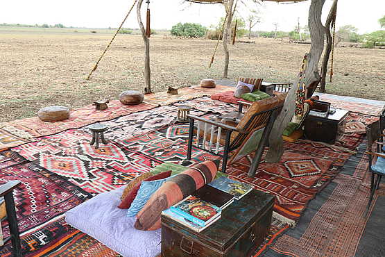 Camp Nomade: Loungebereich mit Ausblick Camp Nomade: Loungebereich mit Ausblick