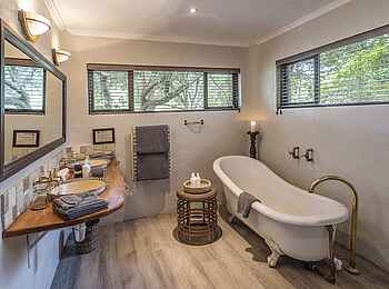 Kariega River Lodge: Edles Badezimmer