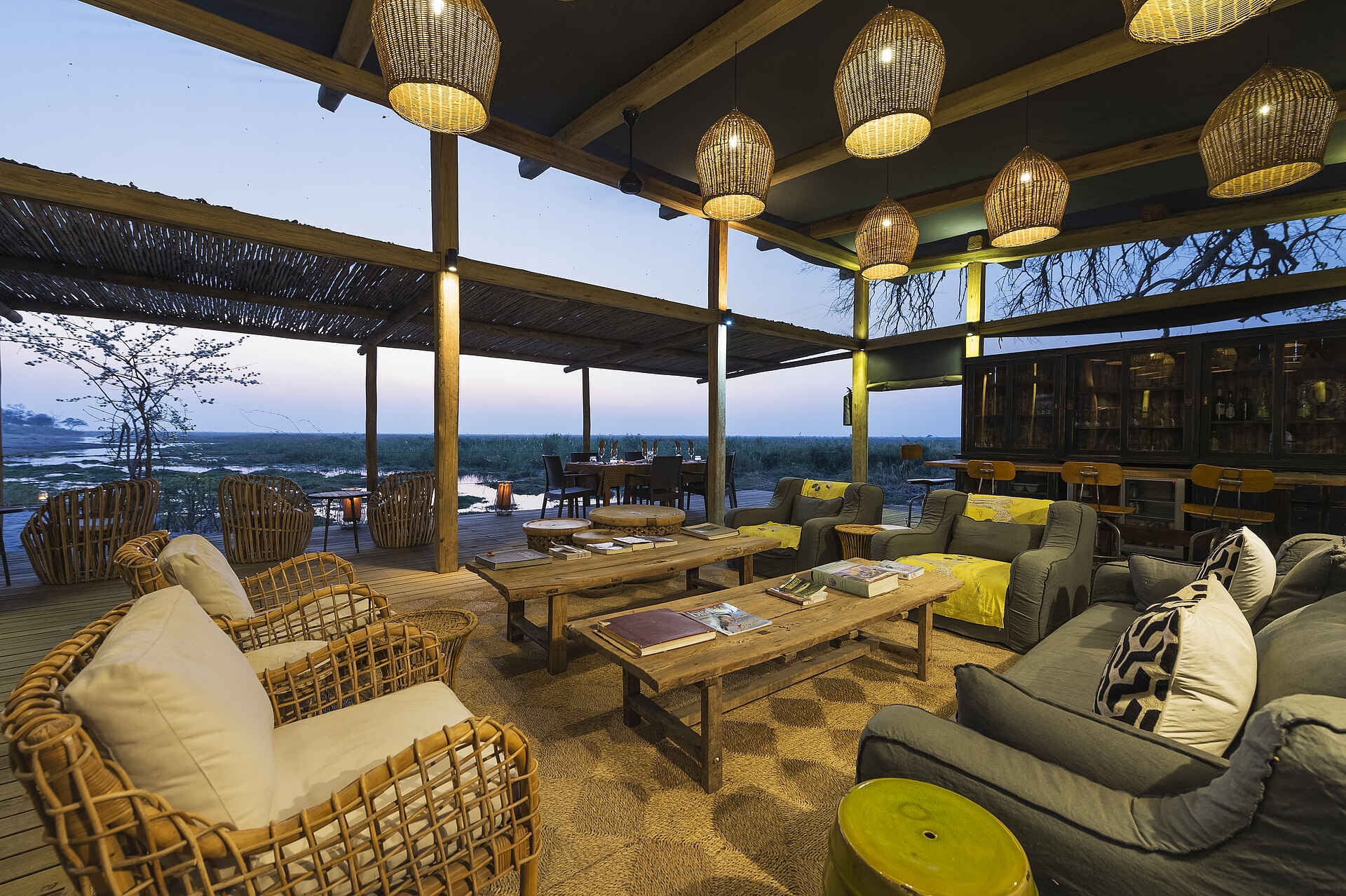 Linyanti Tented Camp, Linyanti-Konzession, Linyanti-Sümpfe, Wilderness Safaris, Hauptgebäude, Lounge, Sessel, Sofa, Adventure Camp