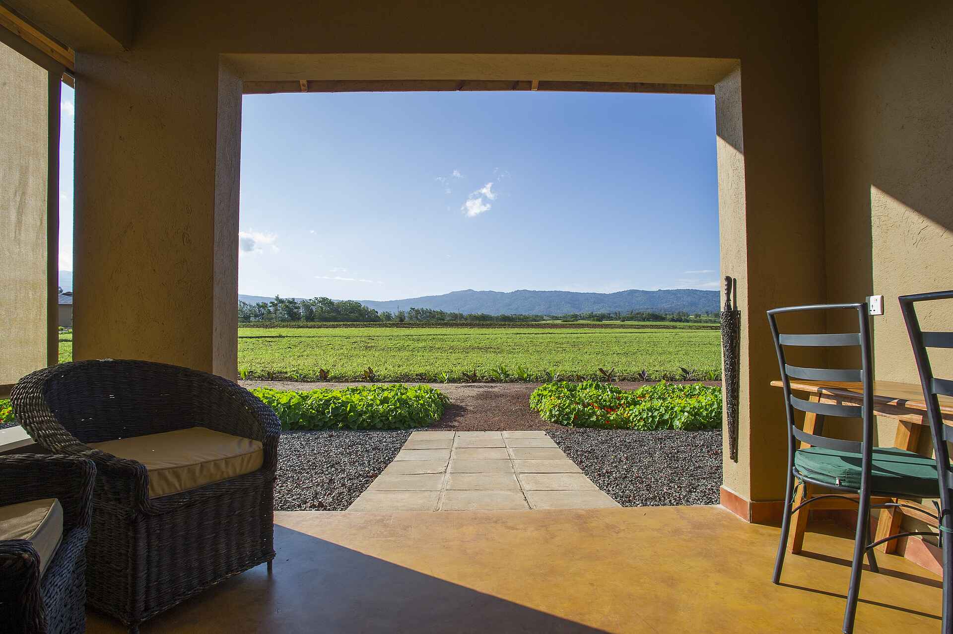farmhouse valley lodge, ngorongoro conservation area, tanganyika wilderness camps, aussicht, gästezimmer, veranda, afrikarma, afrikarma safaris, afrikarma safaris - wildnis. hautnah., afrikarma.de