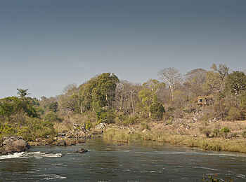 Mkulumadzi Lodge: Lodge am Flussufer