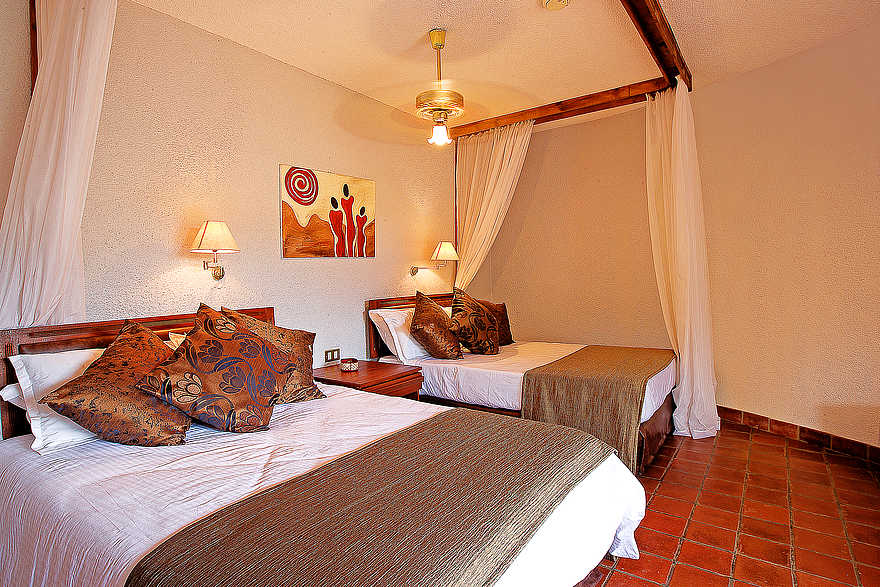 Tarangire Sopa Lodge: dezent eingerichtetes Gästezimmer Tarangire Sopa Lodge: dezent eingerichtetes Gästezimmer