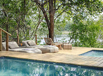 Tsowa Safari Island Lodge: Der Pool