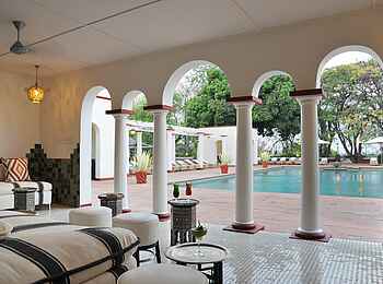 Victoria Falls Hotel: Pool Pavillon