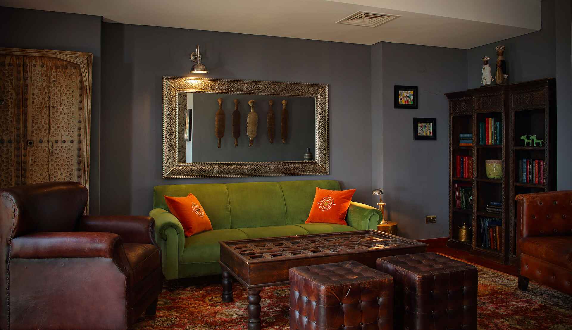 Latitude 0: Ruhige Lounge The Den