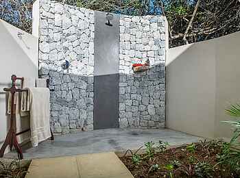 Savanna Lodge: Outdoorshower der Luxury Suite Savanna Lodge: Outdoorshower der Luxury Suite