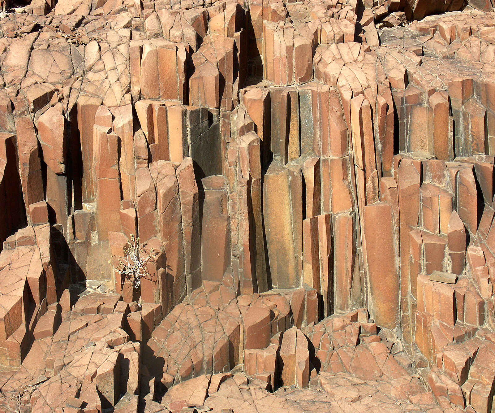 Damara Mopane Lodge: Felsen des Damaraland Damara Mopane Lodge: Felsen des Damaraland