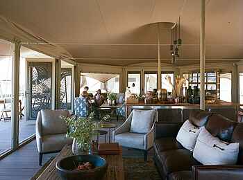 Hoanib Valley Camp: Loungebereich Hoanib Valley Camp: Loungebereich