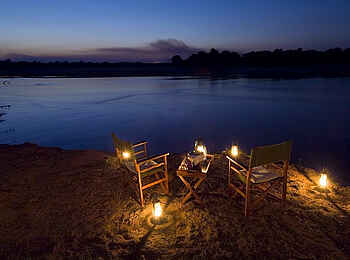 Nsefu Camp: Tete a Tete am Fluss