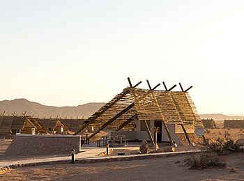 Desert Quiver Camp: Morgensonne auf einem Chalet