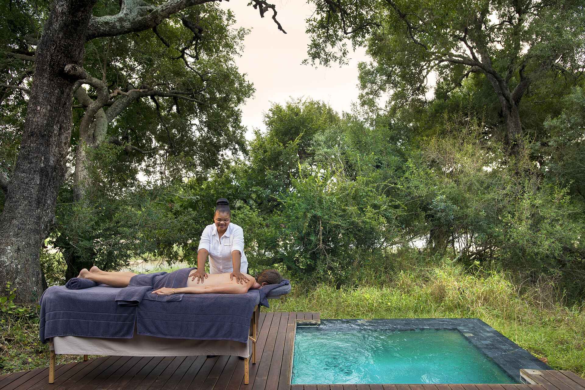 Dulini Private Game Reserve, Dulini River Lodge, Kruger National Park, Mabrak River, Sabi Sands Game Reserve, Südafrika, Massage, Pool, Privat, Suite, Terrasse, Wellness, Afrikarma, Afrikarma Safaris, Afrikarma Safaris – Wildnis. Hautnah., afrikarma.de, Sand River