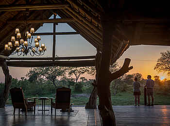 Kambaku River Sands: Sonnenaufgang in der Lodge Kambaku River Sands: Sonnenaufgang in der Lodge