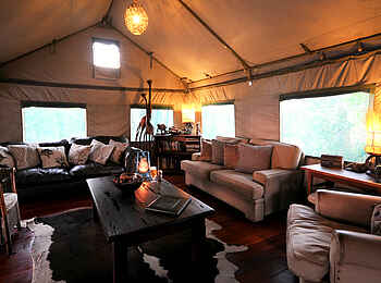 Macatoo Camp: Lounge