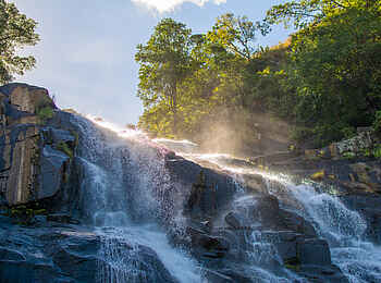 Mt Gorongosa Community Camp: Wasserfall Mt Gorongosa Community Camp: Wasserfall