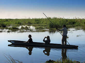 Linyanti Expeditions: Poler mit Gästen Linyanti Expeditions: Poler mit Gästen