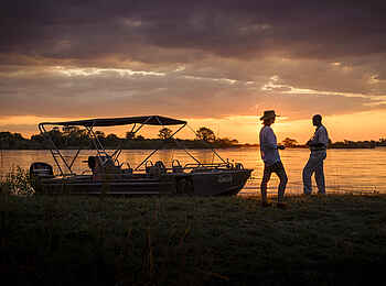 Sanctuary Sussi & Chuma: Sundowner Bootsfahrt auf dem Zambezi River