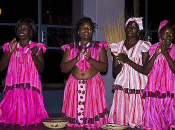 Fish River Lodge: Traditionelle Tanzeinlagen