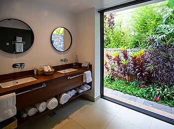 Heaven Boutique Hotel: Doppelwaschbecken in der Pool Villa Heaven Boutique Hotel: Doppelwaschbecken in der Pool Villa