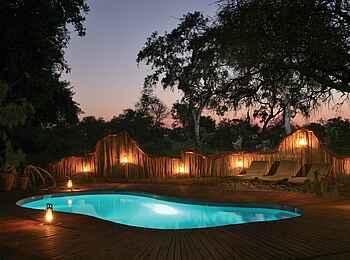 Pom Pom Camp: Pool Pom Pom Camp: Pool