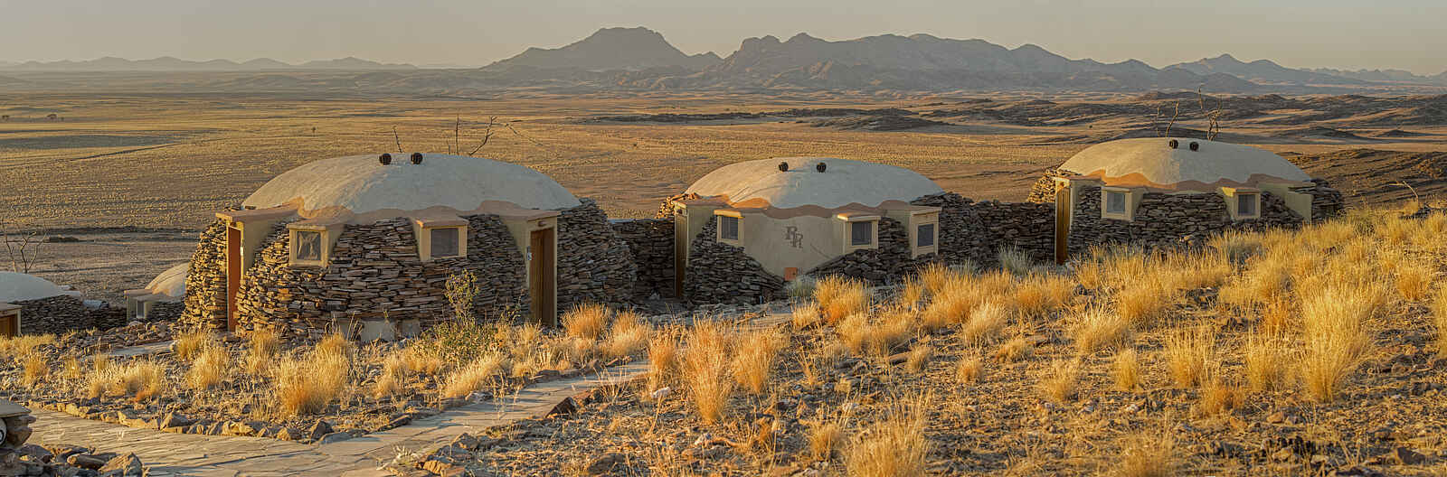 Rostock Ritz Desert Lodge: Blick auf drei Chalets Rostock Ritz Desert Lodge: Blick auf drei Chalets