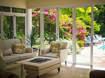 The Last Word Constantia Boutique Hotel: Die Pool Lounge The Last Word Constantia Boutique Hotel: Die Pool Lounge