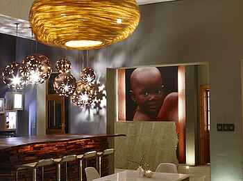 The Olive Exclusive: Beleuchtungskunstwerke an der Bar