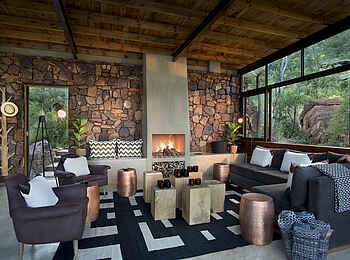 Marataba Mountain Lodge: Sofaecke in der Lounge Marataba Mountain Lodge: Sofaecke in der Lounge