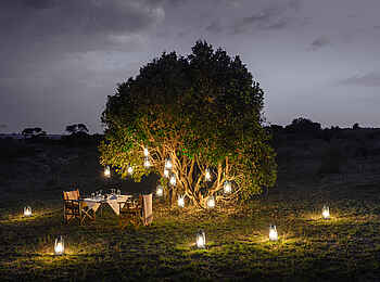 Sanctuary Olonana: Abendessen im Busch Sanctuary Olonana: Abendessen im Busch