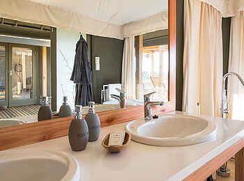 Simbavati Hilltop Lodge: Bad einer Gästeunterkunft