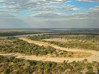 Time + Tide Nsolo: Der trockene Luangwa