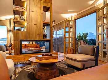 Warangi Ridge Lodge: Lounge